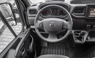 Nissan NV400